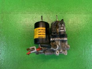 Запчасть блок abs TOYOTA PRIUS 2015