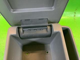 Бардачок между сиденьями MAZDA BONGO SKP2MN L8 FC 02LS491 5 ракурс