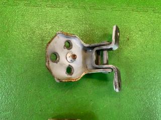 Петля дверная левая передняя NISSAN VANETTE SK82MN F8 80401-HA00A, 80401-HA00A 80421-HA001 3 ракурс