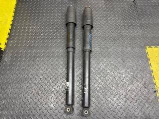 Запчасть амортизатор задний HONDA VEZEL 2014