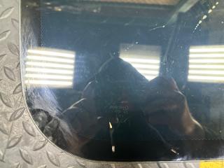 Стекло лобовое правое заднее MITSUBISHI DELICA P25W MB683054 2 ракурс