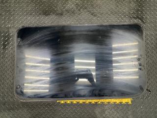 Стекло лобовое правое заднее MITSUBISHI DELICA P25W MB683054 3 ракурс