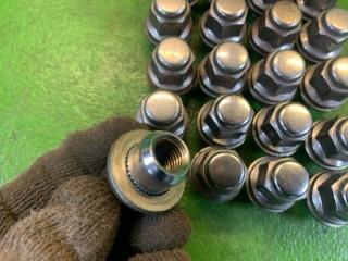 Гайка на колесо TOYOTA WISH ZGE20 2ZR-FAE 90942-01021 2 ракурс