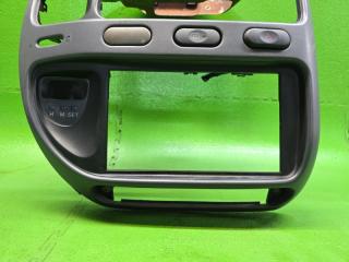 Консоль магнитофона MITSUBISHI DELICA PD6W 6G72 MR720570 2 ракурс