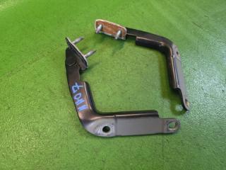 Петля 5-двери задняя TOYOTA ESQUIRE ZWR80 2ZR-FXE 2 ракурс