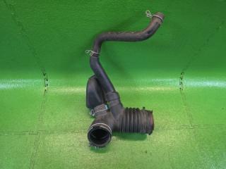 Патрубок воздушного фильтра TOYOTA NOAH ZWR80 2ZR-FXE 17881-37320, 17893-37120 1 ракурс Патрубок воздушного фильтра TOYOTA NOAH ZWR80 2ZR-FXE 17881-37320, 17893-37120 1 ракурс