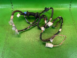 Проводка двери левая задняя TOYOTA LAND CRUISER UZJ100 2UZ-FE 82153-60142 1 ракурс
