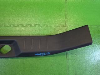 Накладка замка багажника задняя DAIHATSU THOR M900S 1KR-FE 64716-B1080 4 ракурс