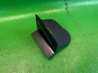 Уголок решетки под дворники передний левый HONDA VEZEL 2018