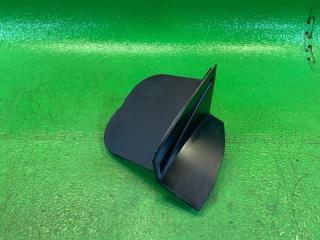 Уголок решетки под дворники передний правый HONDA VEZEL 2018