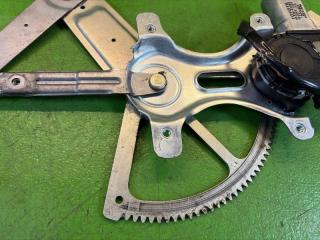 Стеклоподъемник правый передний TOYOTA BREVIS JCG15 1JZ-FSE 69801-51030 3 ракурс