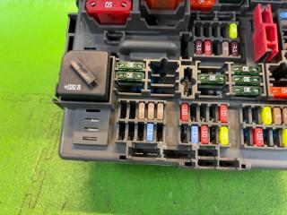 Блок предохранителей BMW X1 E84 N46B20B 9210701 2 ракурс