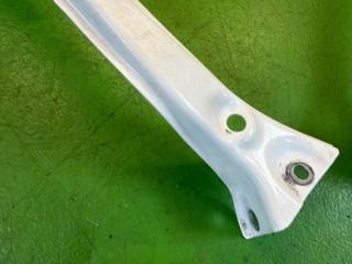 Планка телевизора передняя TOYOTA AQUA NHP10 1NZ-FXE 5320352260 5320252270 2 ракурс