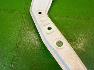 Планка телевизора передняя TOYOTA AQUA NHP10 1NZ-FXE 5320352260 5320252270 3 ракурс