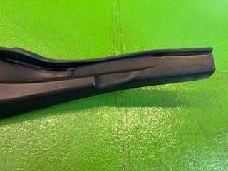 Уголок решетки под дворники левый передний NISSAN LEAF ZE1 EM57 66895-5SK0A 3 ракурс Уголок решетки под дворники левый передний NISSAN LEAF ZE1 EM57 66895-5SK0A 3 ракурс