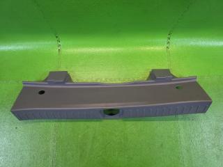 Накладка замка багажника задняя DAIHATSU YRV M211G K3-VE 64716-97401, 64716-97402 2 ракурс