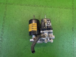 Запчасть блок abs TOYOTA PRIUS 2015