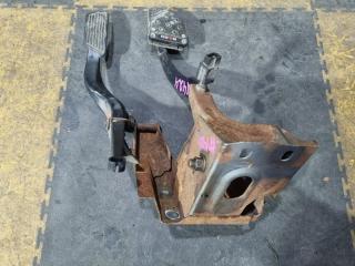 Педаль тормоза MITSUBISHI LANCER EVOLUTION CE9A 4G63T 4 ракурс