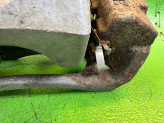 Суппорт правый задний TOYOTA PRIUS ALPHA ZVW41 2ZR-FXE 47830-47080 3 ракурс