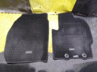 Коврики комплект TOYOTA YARIS MXPA10 M15A-FKS 2 ракурс