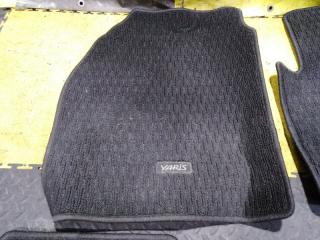 Коврики комплект TOYOTA YARIS MXPA10 M15A-FKS 3 ракурс