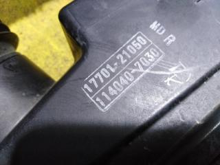 Корпус воздушного фильтра TOYOTA IST NCP65 1NZ-FE 17700-21050 4 ракурс Корпус воздушного фильтра TOYOTA IST NCP65 1NZ-FE 17700-21050 4 ракурс