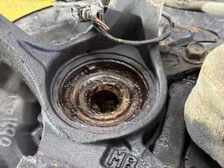 Ступица левая передняя HONDA STREAM RN7 R18A 4 ракурс