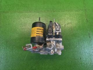 Запчасть блок abs TOYOTA PRIUS 2015