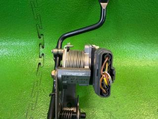 Педаль газа MITSUBISHI PAJERO IO H66W 4G93 MR449619 4 ракурс Педаль газа MITSUBISHI PAJERO IO H66W 4G93 MR449619 4 ракурс