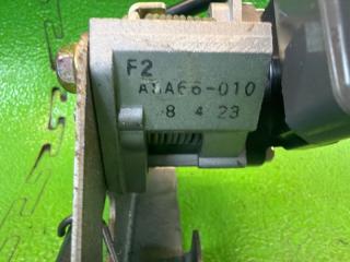 Педаль газа MITSUBISHI PAJERO IO H66W 4G93 MR449619 5 ракурс Педаль газа MITSUBISHI PAJERO IO H66W 4G93 MR449619 5 ракурс
