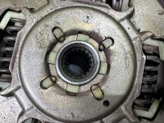 Диск сцепления TOYOTA PRIUS ZVW30 2ZR-FXE 31270-47040 2 ракурс