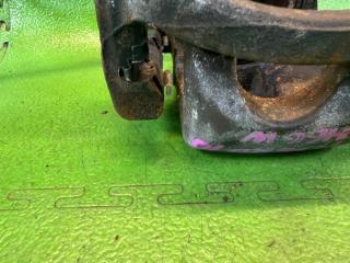 Суппорт правый передний MITSUBISHI PAJERO IO H66W 4G93 MR449852 4 ракурс Суппорт правый передний MITSUBISHI PAJERO IO H66W 4G93 MR449852 4 ракурс