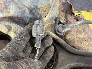 Ступица правая передняя MITSUBISHI PAJERO V25W 6G74 MR112991 MB891088, MB699716 MB858407 3 ракурс Ступица правая передняя MITSUBISHI PAJERO V25W 6G74 MR112991 MB891088, MB699716 MB858407 3 ракурс