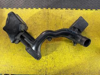 Воздухозаборник TOYOTA PRIUS ZVW51 2ZR-FXE 17751-37110 1 ракурс