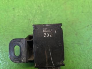 Датчик парковки задний TOYOTA CROWN MAJESTA UZS207 3UZ-FE 89341-33110-C0, 89348-33020 5 ракурс