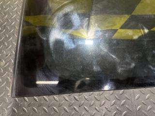 Стекло собачника левое заднее NISSAN SERENA FNC26 MR20-DD 83301-1VA0D 4 ракурс Стекло собачника левое заднее NISSAN SERENA FNC26 MR20-DD 83301-1VA0D 4 ракурс