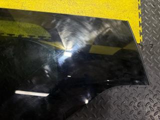 Стекло собачника левое заднее NISSAN SERENA GFNC27 MR20-DD 83301-5TA0A 3 ракурс Стекло собачника левое заднее NISSAN SERENA GFNC27 MR20-DD 83301-5TA0A 3 ракурс
