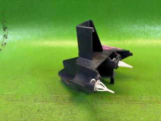 Крепление бампера правое заднее LEXUS LS600H UVF45 2UR-FSE 52562-50030 3 ракурс