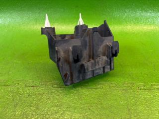 Крепление бампера правое заднее LEXUS LS600H UVF45 2UR-FSE 52562-50030 4 ракурс