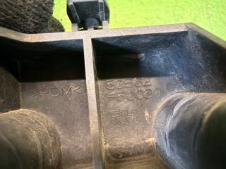 Крепление бампера правое заднее LEXUS LS600H UVF45 2UR-FSE 52562-50030 5 ракурс