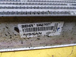 Интеркулер NISSAN X-TRAIL DNT31 M9R 14461-JG70C 3 ракурс Интеркулер NISSAN X-TRAIL DNT31 M9R 14461-JG70C 3 ракурс