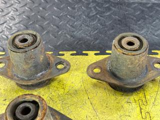 Подушка кузова TOYOTA LAND CRUISER HDJ81 1HD-T 52201-60021,52203-60042,52204-60042,52204-60061,52205-60010,52206-60010,52209-60050,52241-60020,52242-60010 5 ракурс