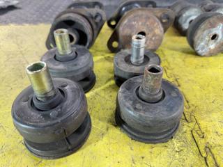 Подушка кузова TOYOTA LAND CRUISER UZJ100 2UZ-FE 52201-60050,52202-60030,52203-60060,52203-60060,52206-60020,52208-60040,52207-60080,52209-60071,52216-60030 4 ракурс
