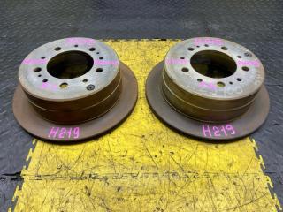 Тормозной диск задний TOYOTA LAND CRUISER CYGNUS UZJ100 2UZ-FE 42431-60220 2 ракурс Тормозной диск задний TOYOTA LAND CRUISER CYGNUS UZJ100 2UZ-FE 42431-60220 2 ракурс
