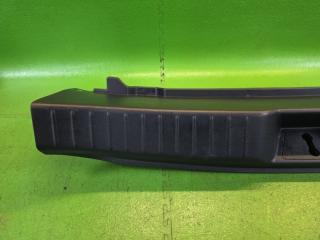 Накладка замка багажника задняя MAZDA MAZDA 3 BP5P P5-VPS BCKD-6889X, BCKD-68894 2 ракурс