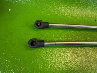 Амортизатор задней двери TOYOTA ESQUIRE ZWR80 2ZR-FXE 68950-0W600 68960-0W600 5 ракурс