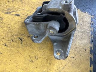 Подушка двс левая SUZUKI SX4 S-CROSS YA22S M16A 11620-61M10 11652-61M00 3 ракурс
