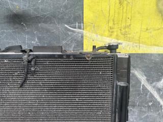 Радиатор LEXUS RX330 MCU33 3MZ-FE 16041-20312 16711-20160, 89257-48620 4 ракурс Радиатор LEXUS RX330 MCU33 3MZ-FE 16041-20312 16711-20160, 89257-48620 4 ракурс