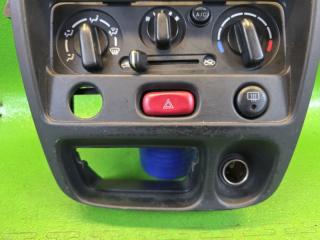 Блок климат-контроля SUZUKI SWIFT HT81S M15A 73823-70H0 4 ракурс Блок климат-контроля SUZUKI SWIFT HT81S M15A 73823-70H0 4 ракурс
