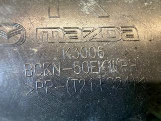 Заглушка буксировочного крюка правая MAZDA MAZDA 3 BP5P P5-VPS BCKN-50EK1 3 ракурс